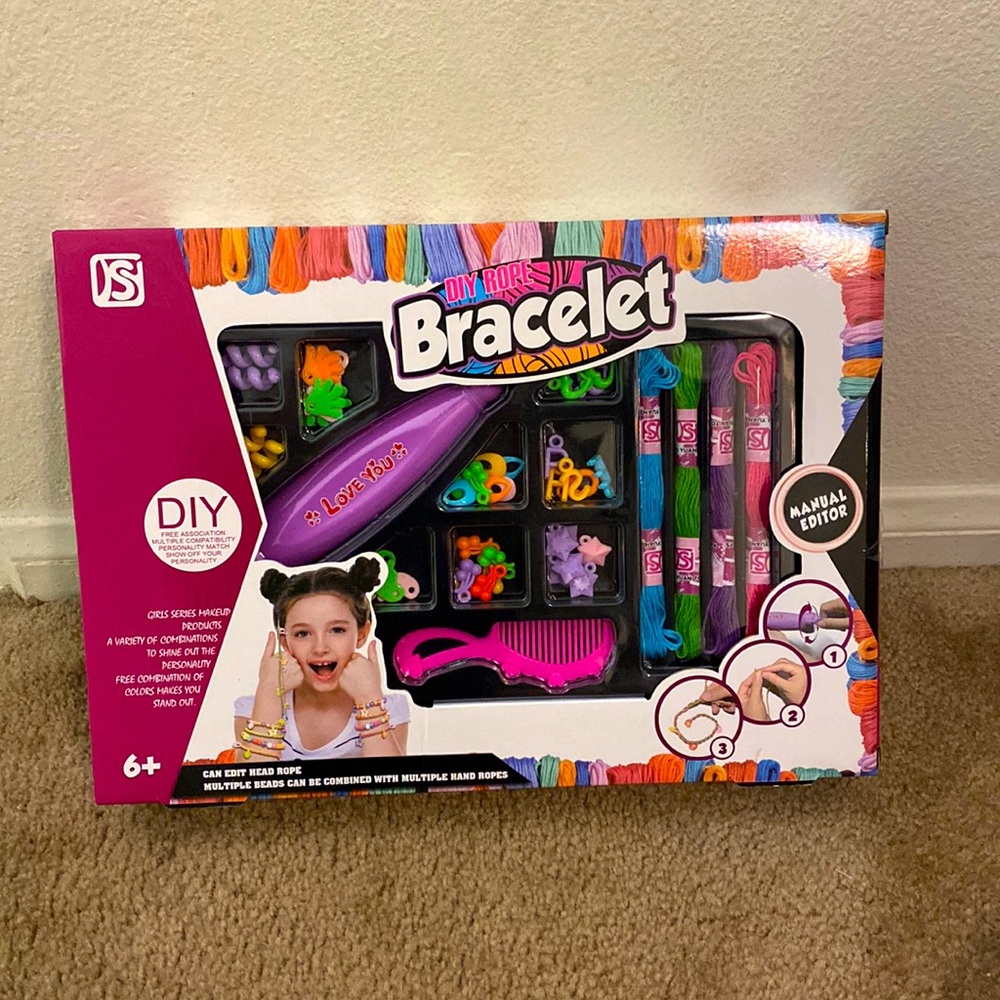 Bracelet maker